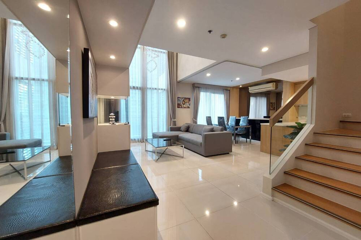 ขายคอนโดพระราม 9 เพชรบุรีตัดใหม่ RCA : ขายพร้อมผู้เช่า !! Code C20250800009..........Villa Asoke, 1 ห้องนอน, 1 ห้องน้ำ Duplex, แต่งครบ