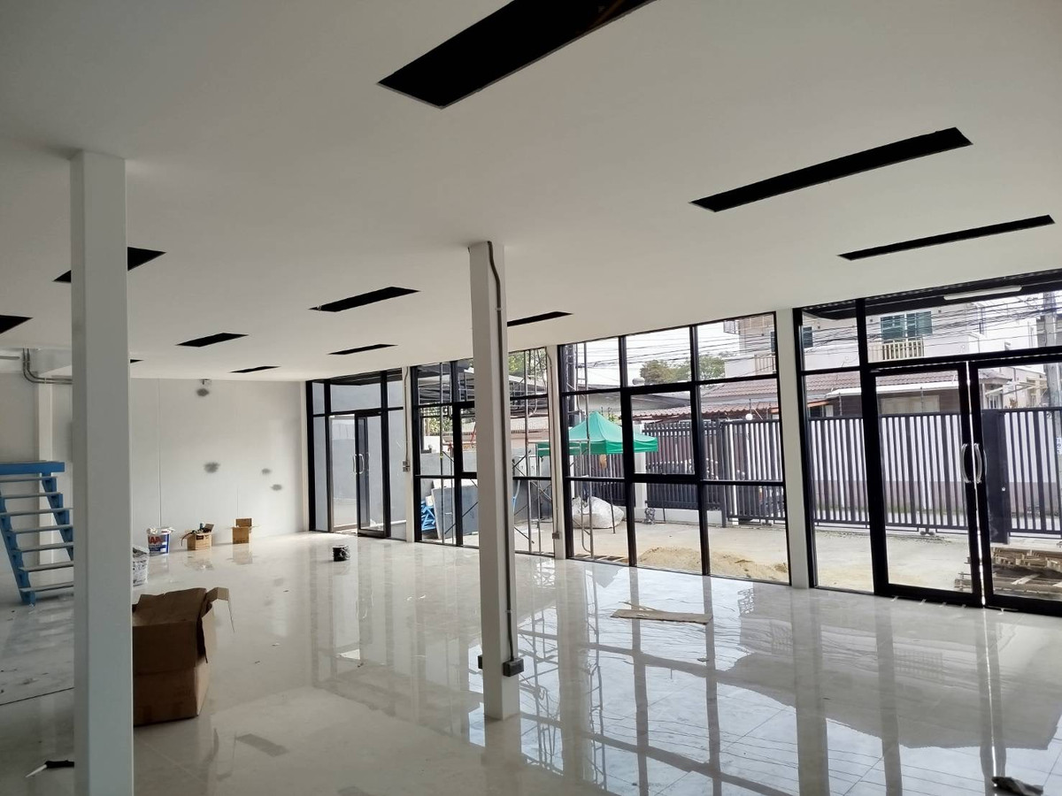 For RentShop HouseOnnut, Udomsuk : HR3045 2-story building for rent, newly built, potential location, Soi Punnawithi 29, suitable for an office, showroom, convenient travel.