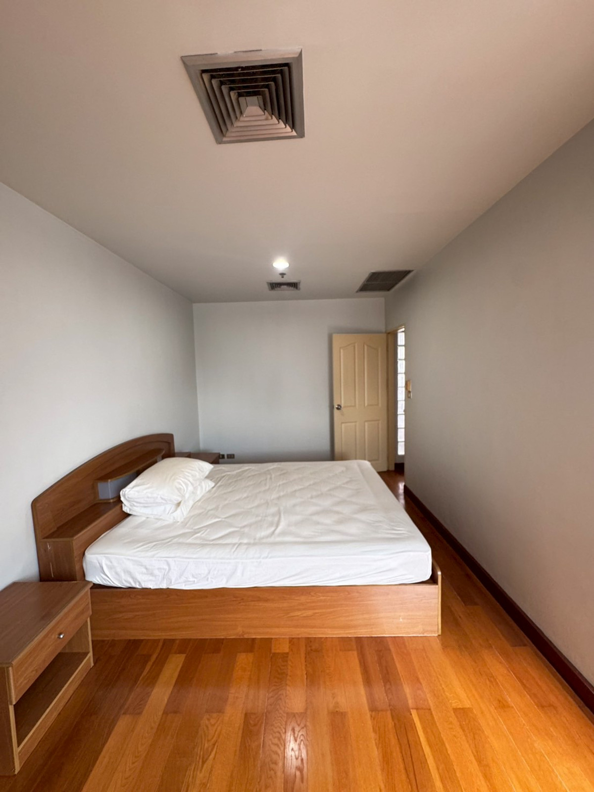 For SaleCondoRama3 (Riverside),Satupadit : ✨The Executive Regent✨3 beds 3 baths, Size 250 sqm., near BTS / MRT Khlong Toei (2.8 km) Tel.0982645161 