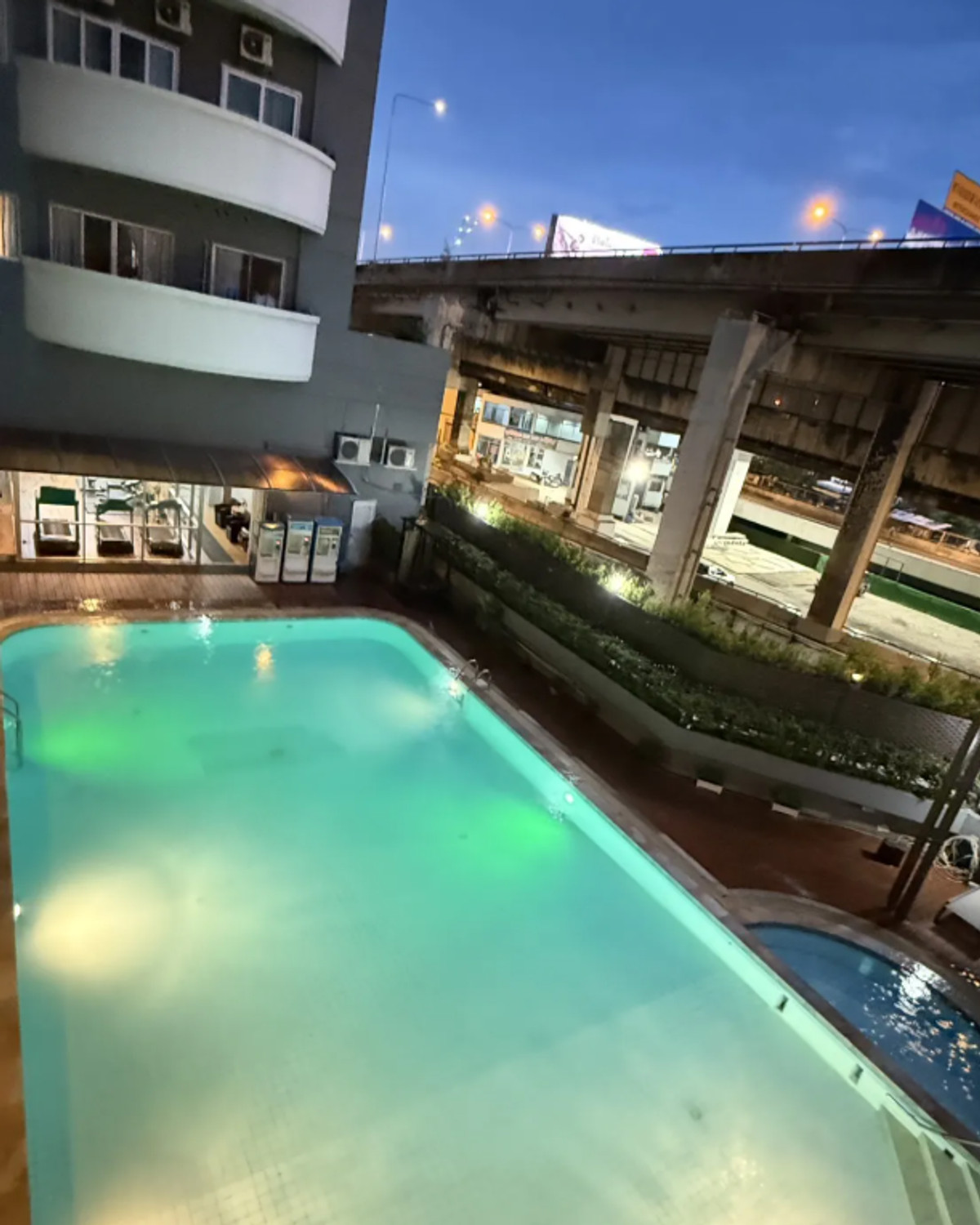 ให้เช่าคอนโดวิทยุ ชิดลม หลังสวน : Witthayu Court 100 sq.m. Please add LINE ID @806qphgn o8415o5483 