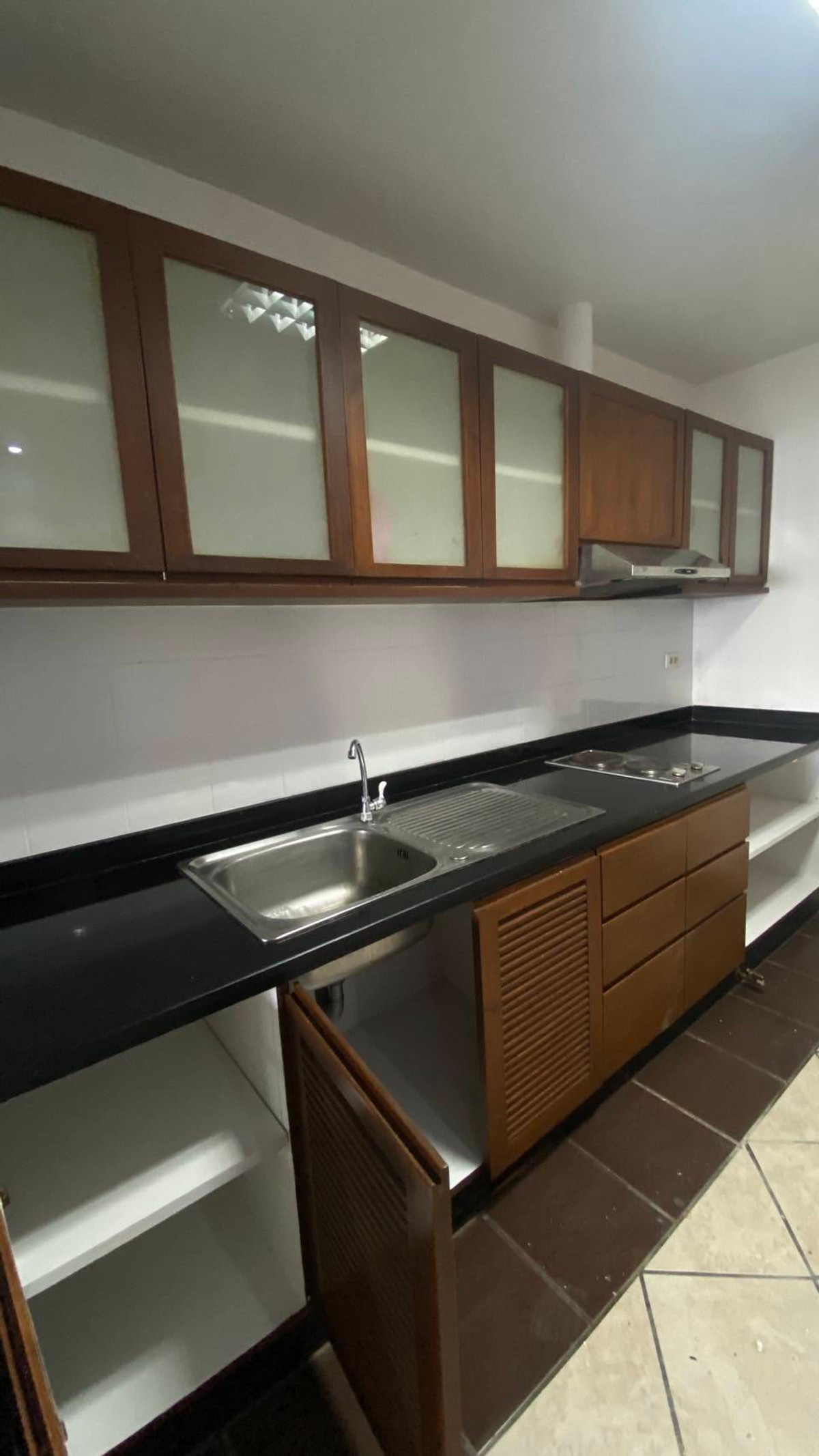 For RentCondoSathorn, Narathiwat : For Rent condo State Tower fully furnished