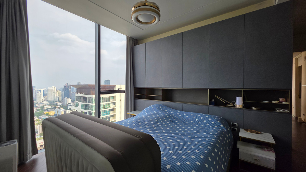 ขายคอนโดสุขุมวิท อโศก ทองหล่อ : Luxury condo for sale near BTS Phrom Phong.