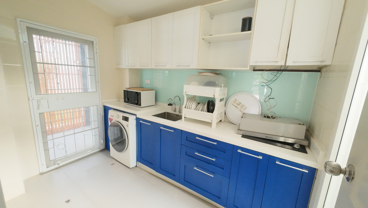 ขายทาวน์โฮมเกษตร นวมินทร์ ลาดปลาเค้า : ที่สุดของความคุ้มค่า! ทาวน์เฮาส์ 2 ชั้น โกลเด้นทาวน์ 2 นวมินทร์ 42 บ้านตัวอย่าง เฟอร์ฯ จัดเต็ม หิ้วกระเป๋าเข้าอยู่ได้เลย! ✨