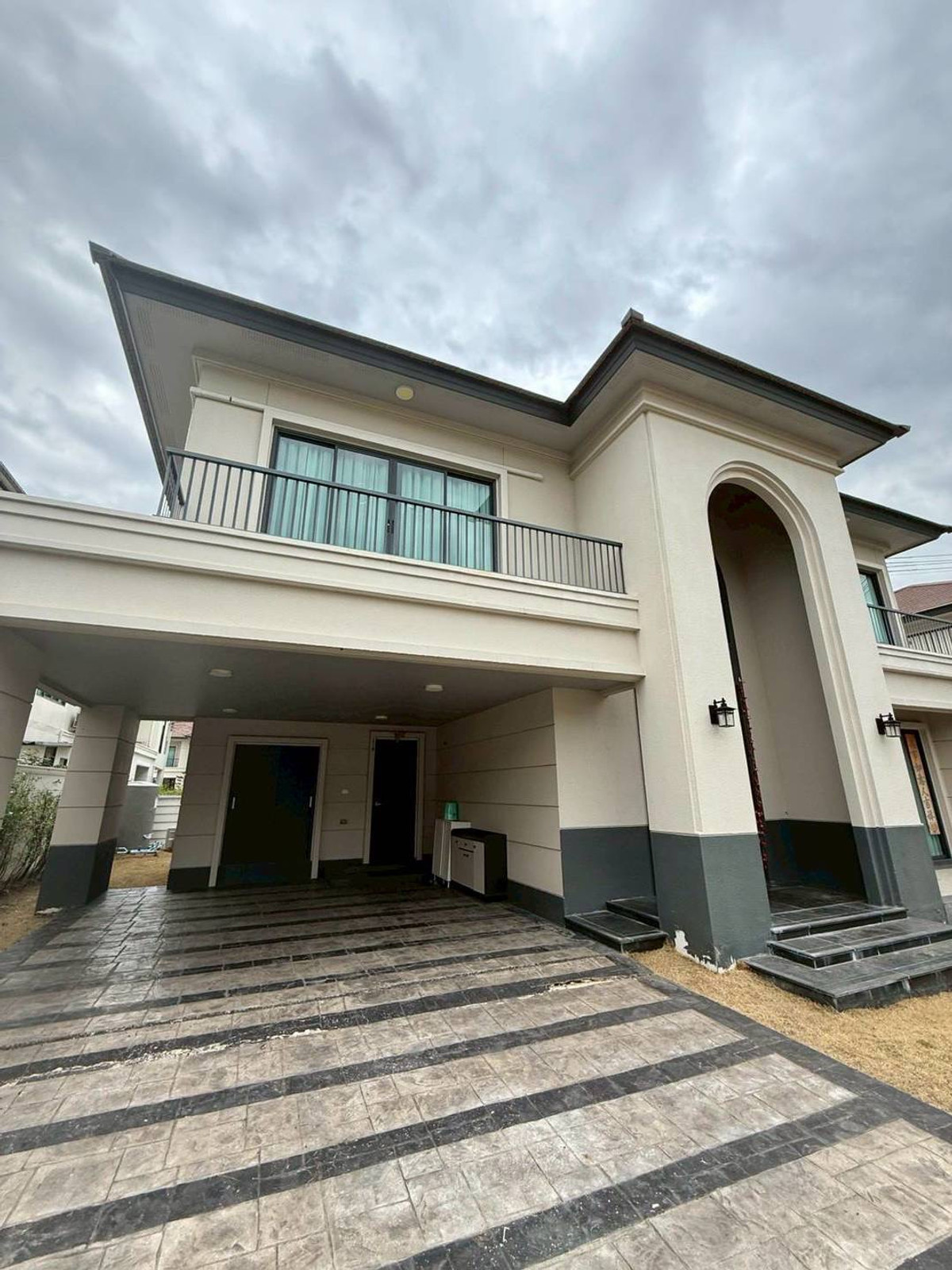 For RentHouseMahachai Samut Sakhon : 💥For rent 100,000 baht detached house Lake Serene Rama 2) Lake Serene Rama 2