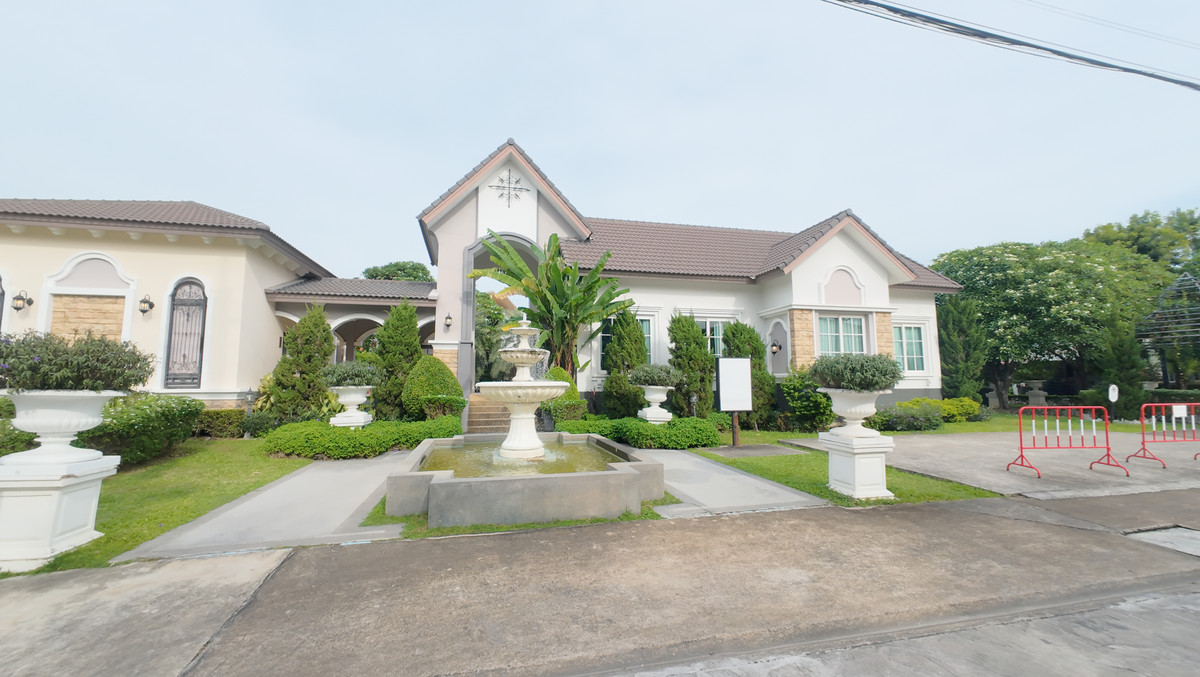 ขายทาวน์โฮมเกษตร นวมินทร์ ลาดปลาเค้า : ที่สุดของความคุ้มค่า! ทาวน์เฮาส์ 2 ชั้น โกลเด้นทาวน์ 2 นวมินทร์ 42 บ้านตัวอย่าง เฟอร์ฯ จัดเต็ม หิ้วกระเป๋าเข้าอยู่ได้เลย! ✨