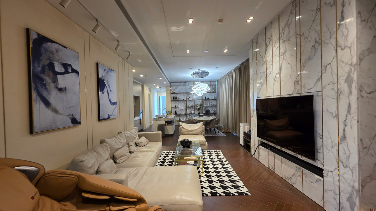 ขายคอนโดสุขุมวิท อโศก ทองหล่อ : Luxury condo for sale near BTS Phrom Phong.