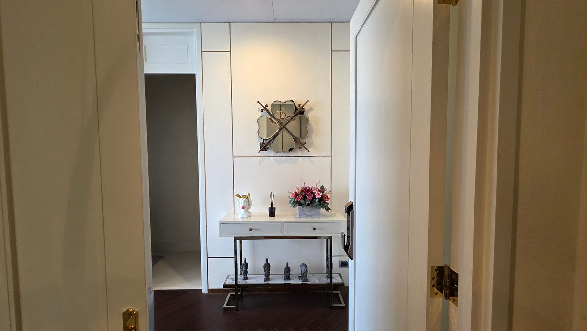 ขายคอนโดสุขุมวิท อโศก ทองหล่อ : Luxury condo for sale near BTS Phrom Phong.