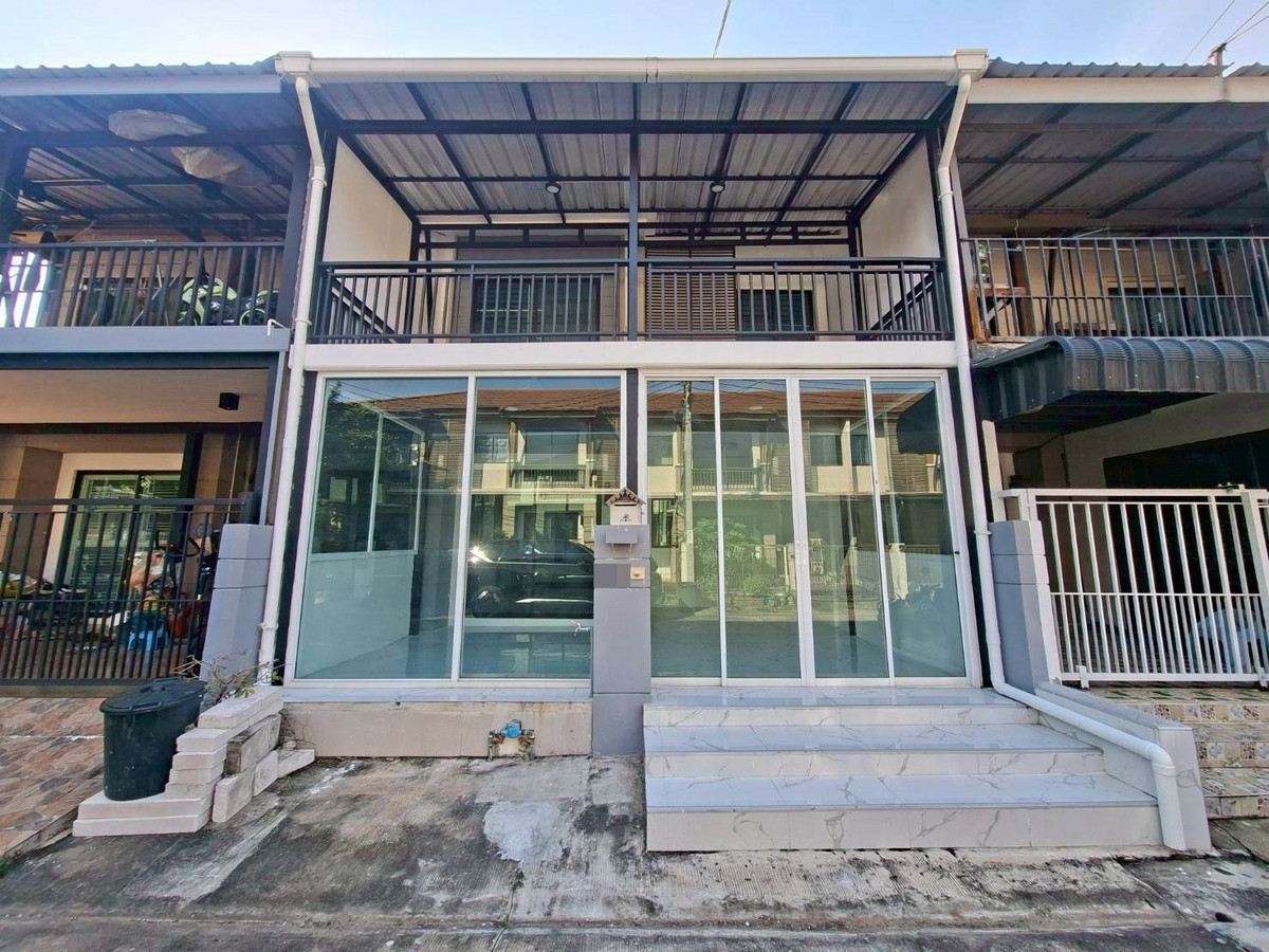 For SaleTownhomePattanakan, Srinakarin : Urgent sale townhouse Pruksa Ville Village 57, newly renovated house, ready to move in (N.1929)