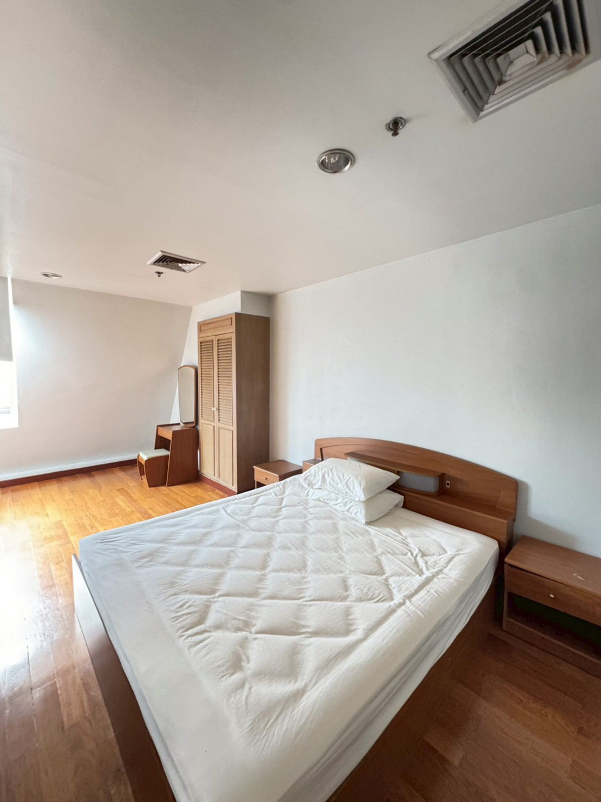 For SaleCondoRama3 (Riverside),Satupadit : ✨The Executive Regent✨3 beds 3 baths, Size 250 sqm., near BTS / MRT Khlong Toei (2.8 km) Tel.0982645161 