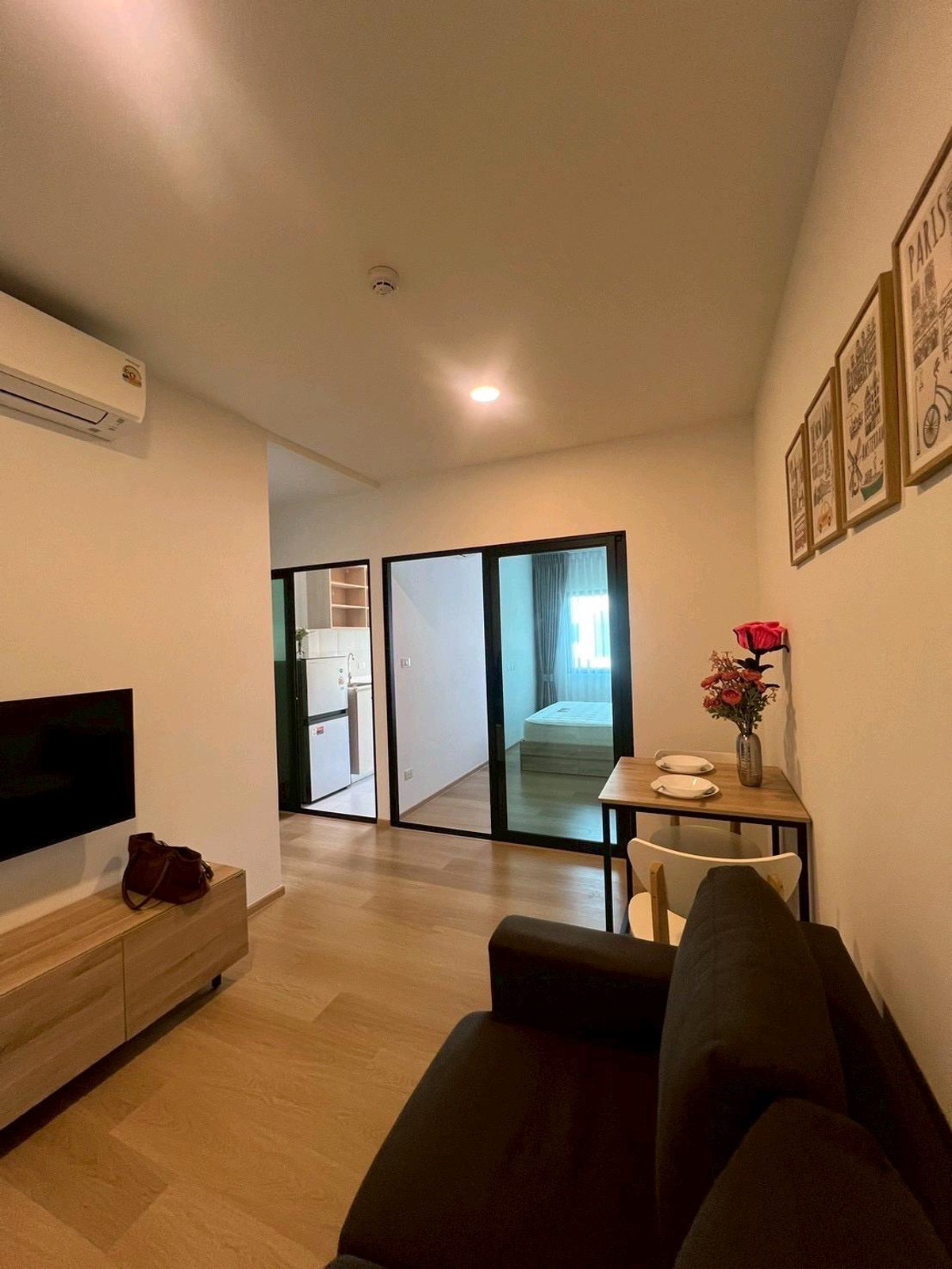 For RentCondoChokchai 4, Ladprao 71, Ladprao 48, : Condo for rent, pets allowed. There is a garden for animals to walk around. Very good central area 🏢Chewathai Hallmark Lat Phrao Chokchai 4 Phase 2, rent 17,000 baht/month