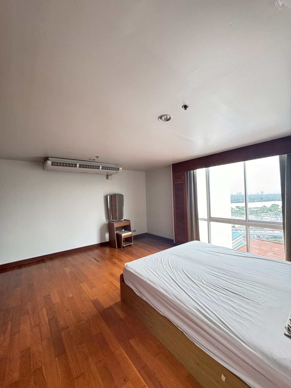 For SaleCondoRama3 (Riverside),Satupadit : ✨The Executive Regent✨3 beds 3 baths, Size 250 sqm., near BTS / MRT Khlong Toei (2.8 km) Tel.0982645161 