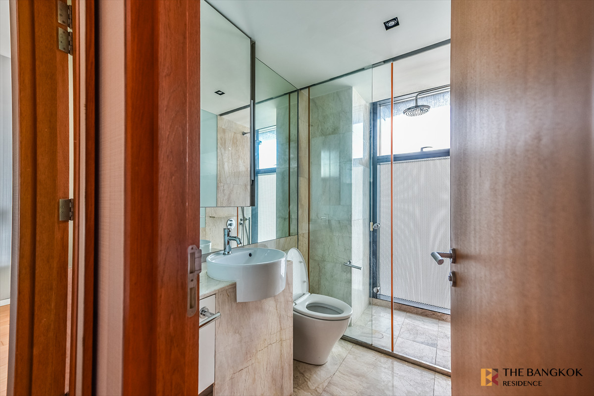 For SaleCondoSathorn, Narathiwat : Hurry! Last Unit at The Met - Beautiful Unit, Great Price, Near Mrt Chong Nonsi