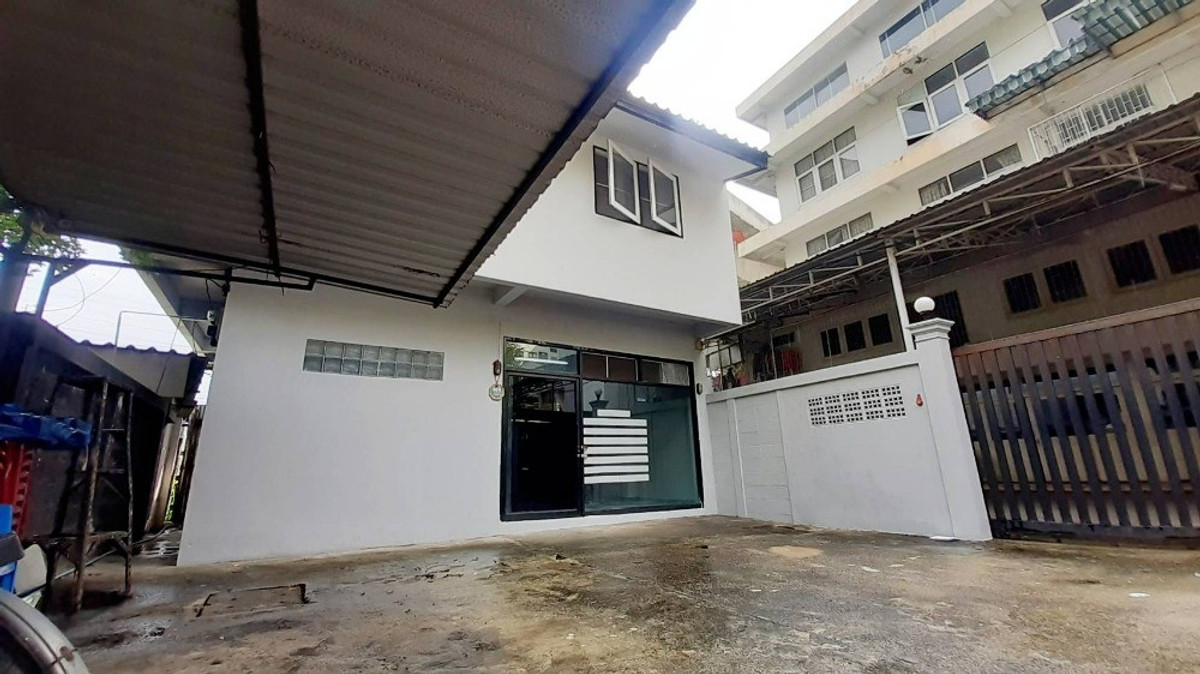 For RentHouseRamkhamhaeng, Hua Mak : Urgent sale townhouse Pruksa Ville Village 57, newly renovated house, ready to move in (N.1929)