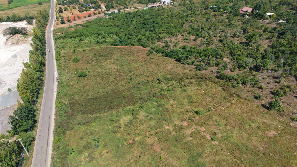 ขายที่ดินกาญจนบุรี : วิวหลักล้าน! ที่ดินแปลงสวยติดถนน (เข้า-ออกง่าย)