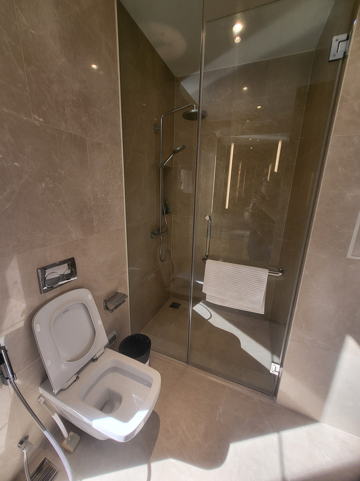 ให้เช่าคอนโดวงเวียนใหญ่ เจริญนคร : 🗼Highest Condo 🏯 Superluxury Magnolias Waterfront Residence 2bed2bath 103 Sqm All Fur Chanintr ,Welcome Foreign 130,000-