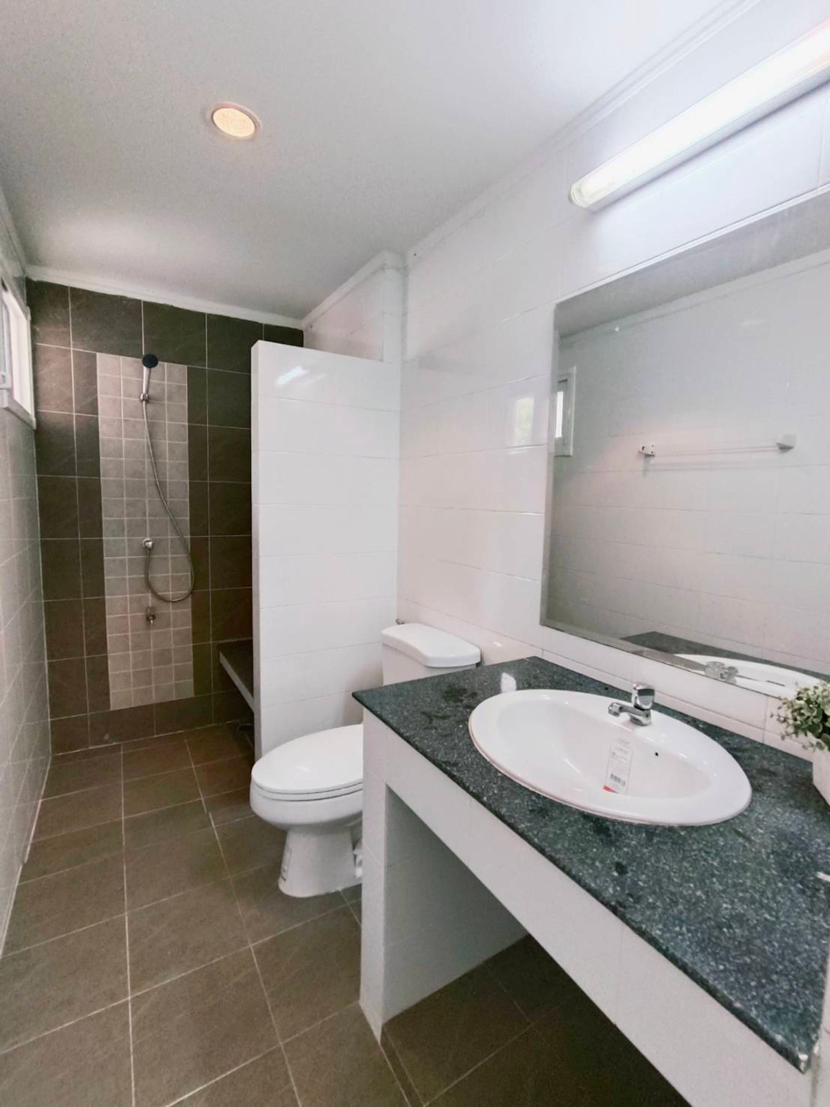 For RentHouseRama5, Ratchapruek, Bangkruai : Single house for rent, Sammakorn Rama 5 - Nakhon In, near Rama 5 Market, just 1 minute.