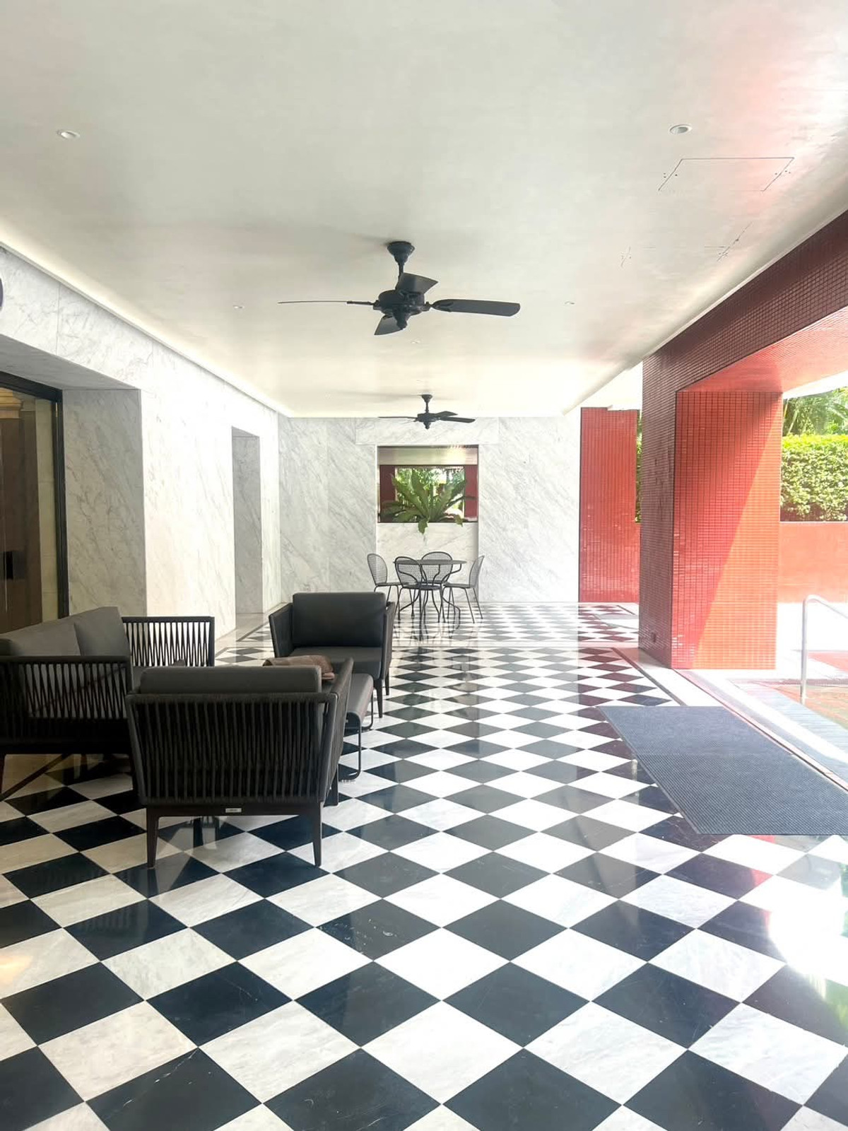 ขายคอนโดวิทยุ ชิดลม หลังสวน : Rare Item!! คอนโด 2 ห้องนอนไซส์ใหญ่ วิวสวน ยูนิตน้อยเพียง 31 ยูนิต ได้ความเป็นส่วนตัวใจกลางเมือง ✨Chidlom Place✨2 ห้องนอน 3 ห้องน้ำ ขนาด 179 ตร.ม ใกล้ BTS / MRT ชิดลม (0.5 กม.) Tel.0982645161 