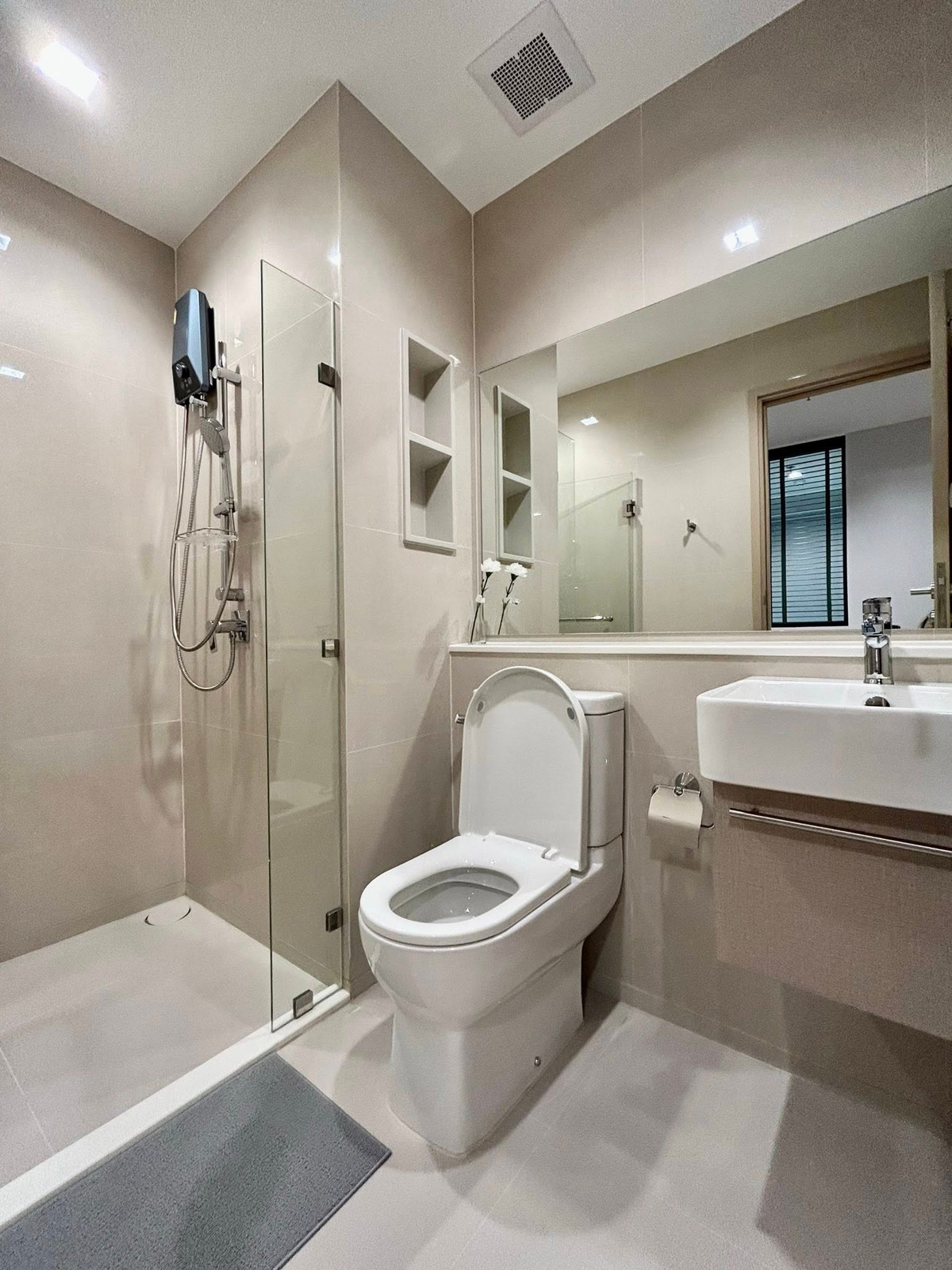 ให้เช่าคอนโดท่าพระ ตลาดพลู วุฒากาศ : ให้เช่า 📍 Life Sathorn Sierra 📍เฟอร์นิเจอร์ และ เครื่องใช้ไฟฟ้าครบ ใกล้ BTS ตลาดพลู