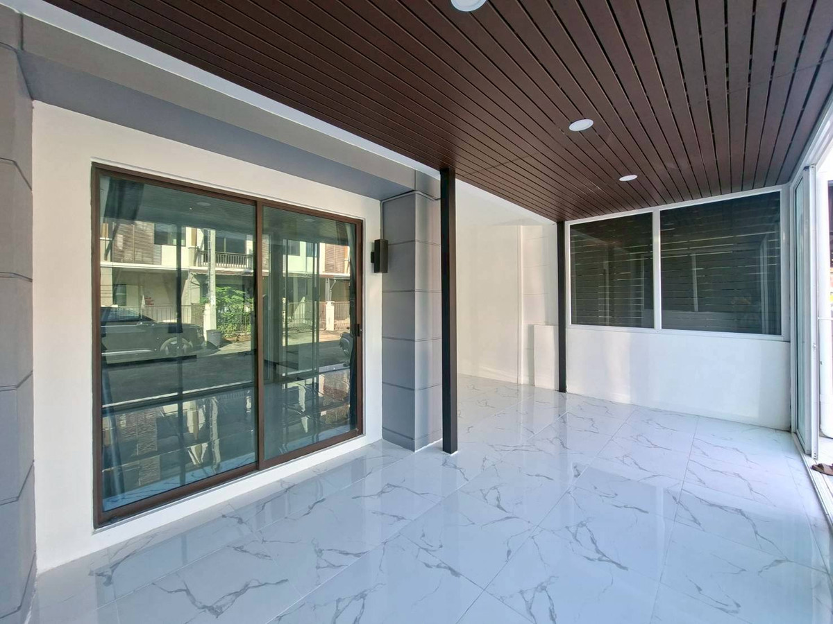 For SaleTownhomePattanakan, Srinakarin : Urgent sale townhouse Pruksa Ville Village 57, newly renovated house, ready to move in (N.1929)
