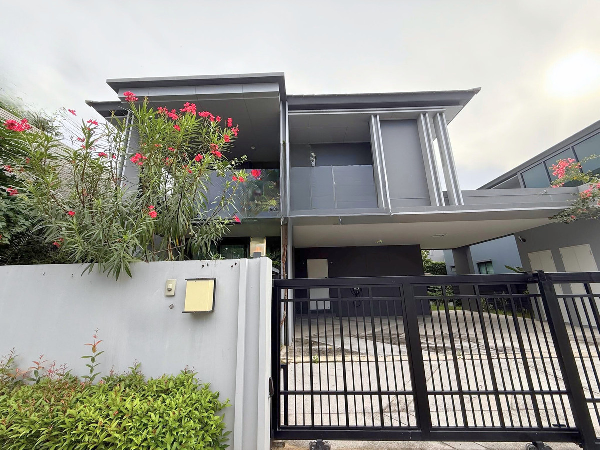 For RentHousePattanakan, Srinakarin : RH114625 Single house for rent, Setthasiri Krungthep Kreetha 2, near International School.