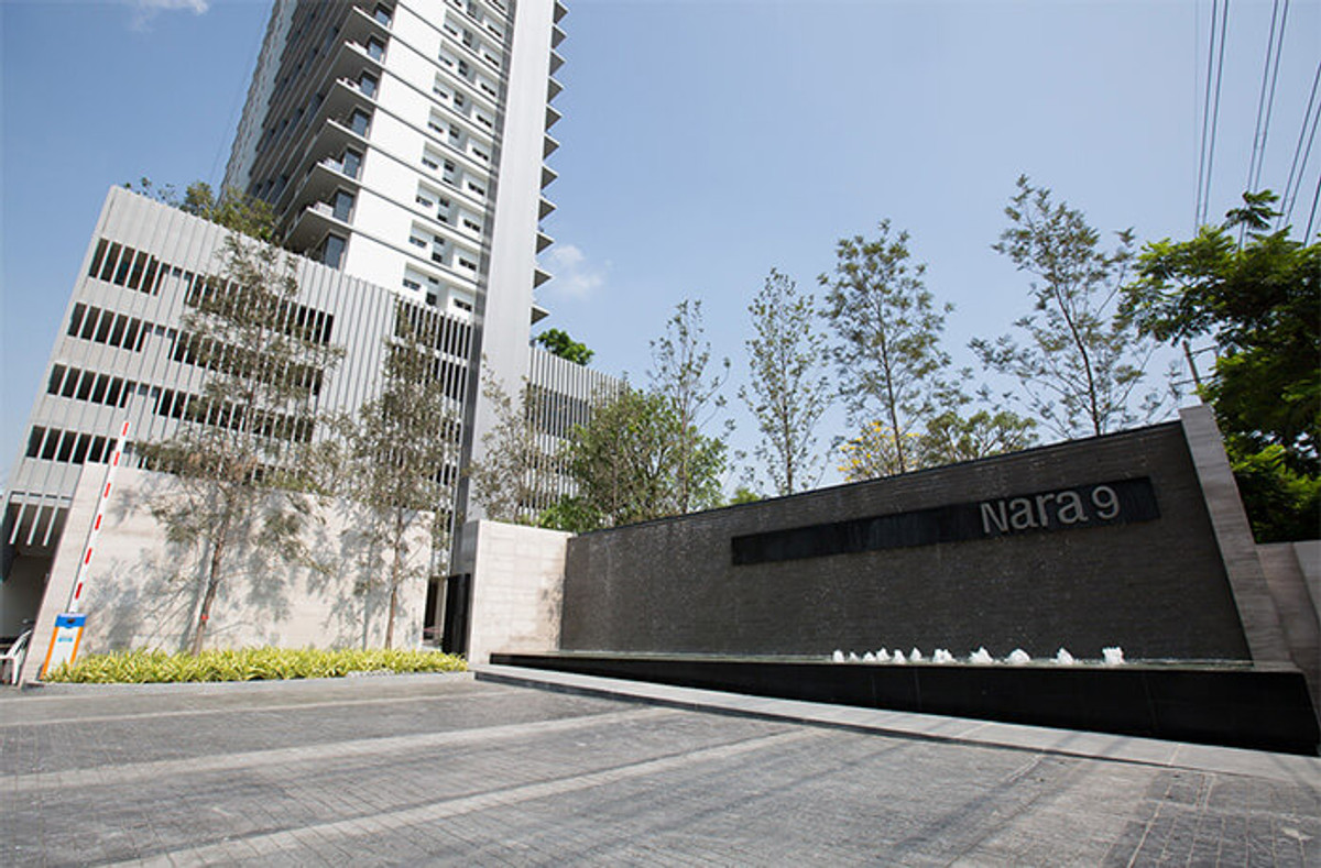 For RentCondoSathorn, Narathiwat : ✨ Avoid the chaos. Reach peace at Nara 9, a quality condo in the Sathorn-Narathiwat location 💕