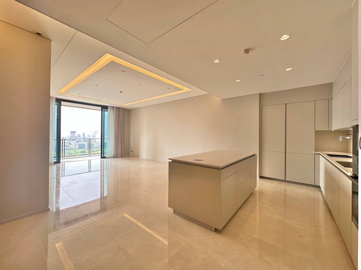 ขายคอนโดวิทยุ ชิดลม หลังสวน : ขาย  The Residence at Sindhorn Kempinski Hotel ใกล้ BTS ชิดลม ห้องขนาดกว้าง เฟอร์นิเจอร์ครบ อยู่เองก็ดี ซื้อไว้ลงทุนก็ได้ 