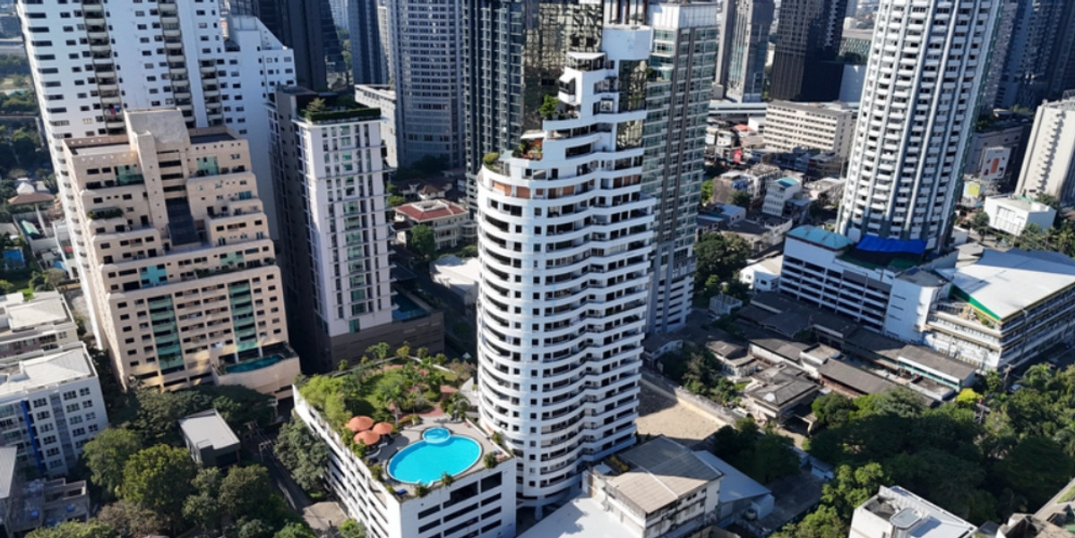 For SaleCondoKhlongtoei, Kluaynamthai : ✨ For Sale : Moon Tower Condo ✨ 💰 only 31,000,000 thb