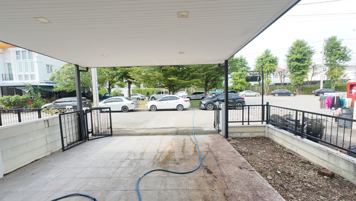 ขายทาวน์โฮมเกษตร นวมินทร์ ลาดปลาเค้า : ที่สุดของความคุ้มค่า! ทาวน์เฮาส์ 2 ชั้น โกลเด้นทาวน์ 2 นวมินทร์ 42 บ้านตัวอย่าง เฟอร์ฯ จัดเต็ม หิ้วกระเป๋าเข้าอยู่ได้เลย! ✨