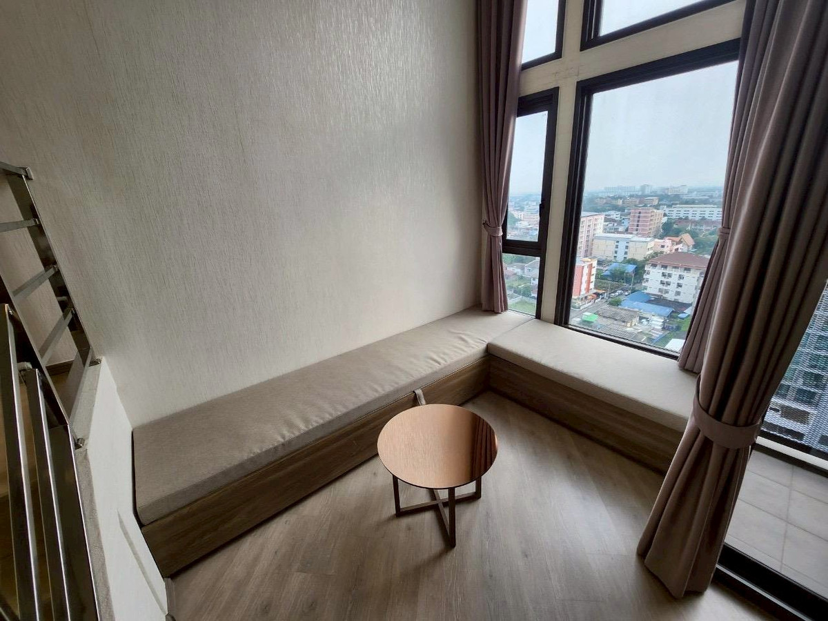 ให้เช่าคอนโดวิภาวดี ดอนเมือง หลักสี่ : ✨ให้เช่าคอนโด The Base สะพานใหม่ ห้อง Loft สวยสูงโปร่ง ใกล้ BTS เดินเพียง 30 เมตร พร้อมเฟอร์ครบเข้าอยู่ได้ทันที✨ ห้องลอฟต์ดีไซน์ทันสมัย เพดานสูง โปร่งสบาย แต่งครบ พร้อมเครื่องใช้ไฟฟ้าครบชุด ทำเลติดรถไฟฟ้าเพียง 30 เมตรจาก BTS สถานีสายหยุด เดินทางง่ายสุด ๆ