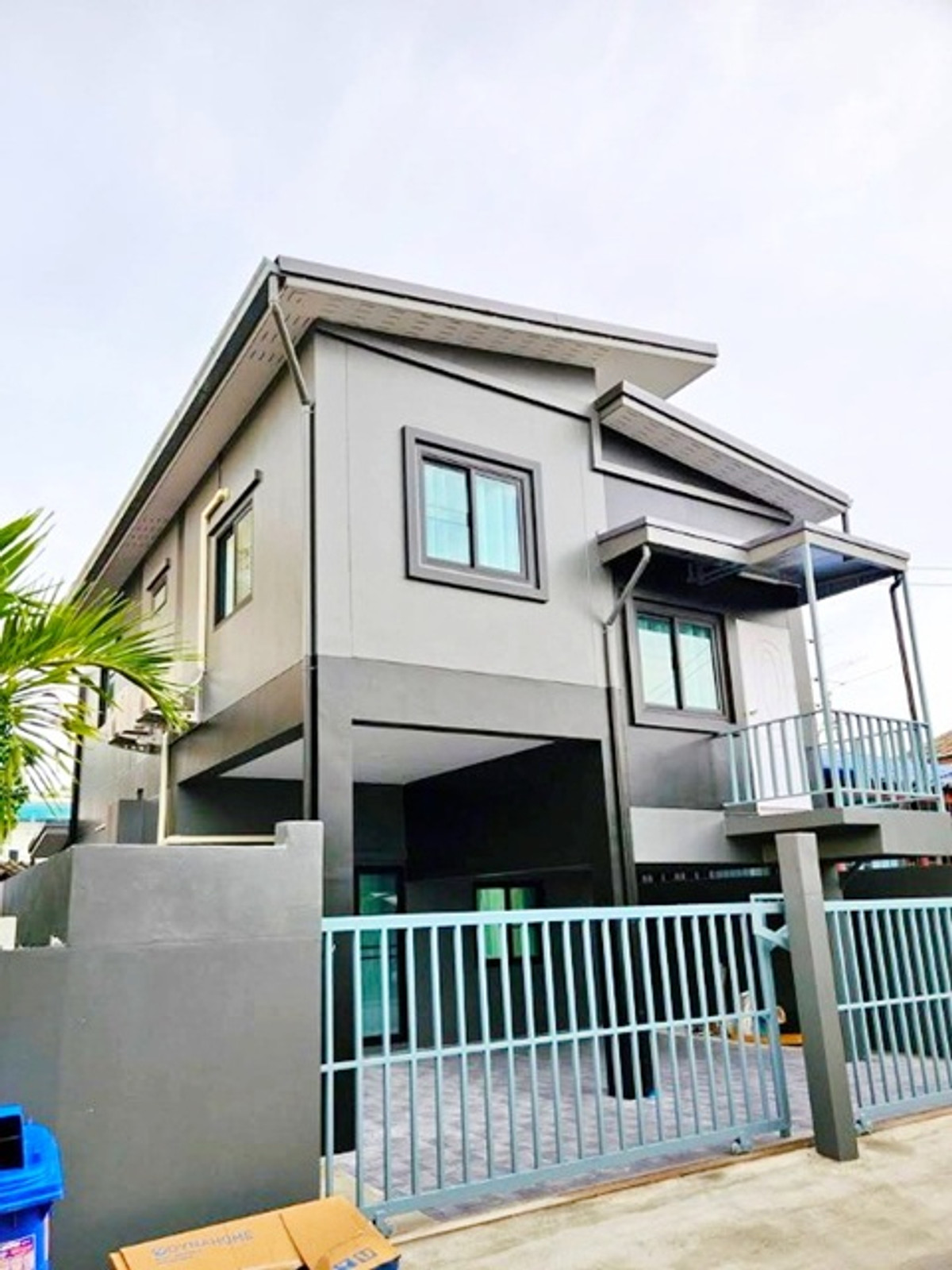 For RentHouseBangna, Bearing, Lasalle : 1 km. from Jas Urban Srinakarin. 4bed MRT Sri Dan. 900 m. New 2-story ฺBangna house for rent fully f