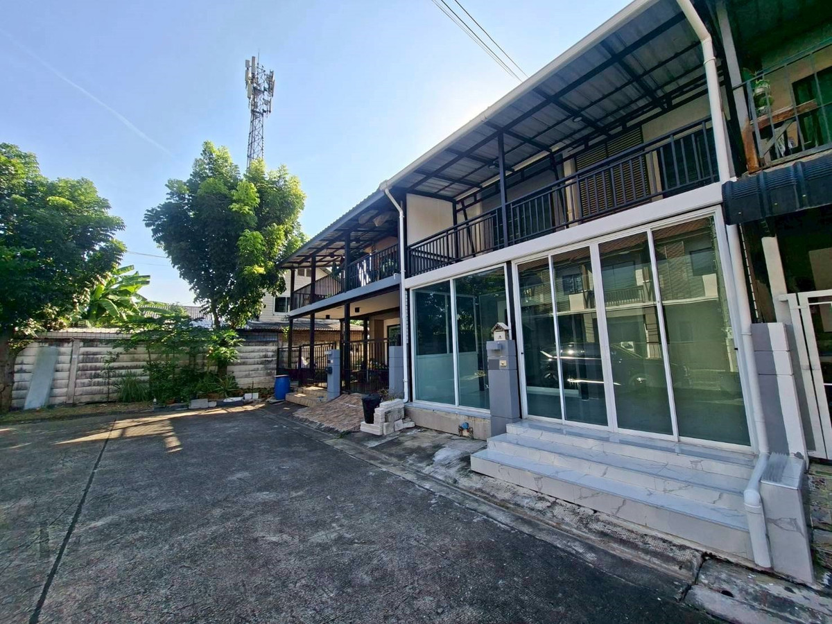 For SaleTownhomePattanakan, Srinakarin : Urgent sale townhouse Pruksa Ville Village 57, newly renovated house, ready to move in (N.1929)