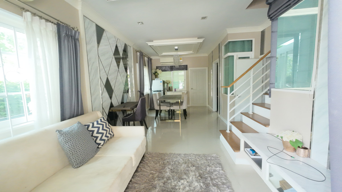 ขายทาวน์โฮมเกษตร นวมินทร์ ลาดปลาเค้า : ที่สุดของความคุ้มค่า! ทาวน์เฮาส์ 2 ชั้น โกลเด้นทาวน์ 2 นวมินทร์ 42 บ้านตัวอย่าง เฟอร์ฯ จัดเต็ม หิ้วกระเป๋าเข้าอยู่ได้เลย! ✨