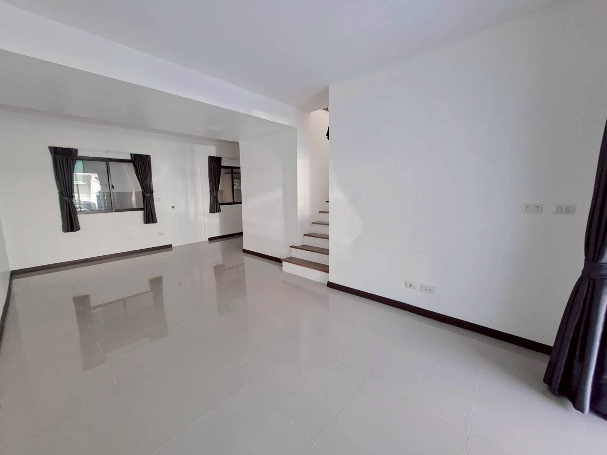 For SaleTownhomePattanakan, Srinakarin : Urgent sale townhouse Pruksa Ville Village 57, newly renovated house, ready to move in (N.1929)