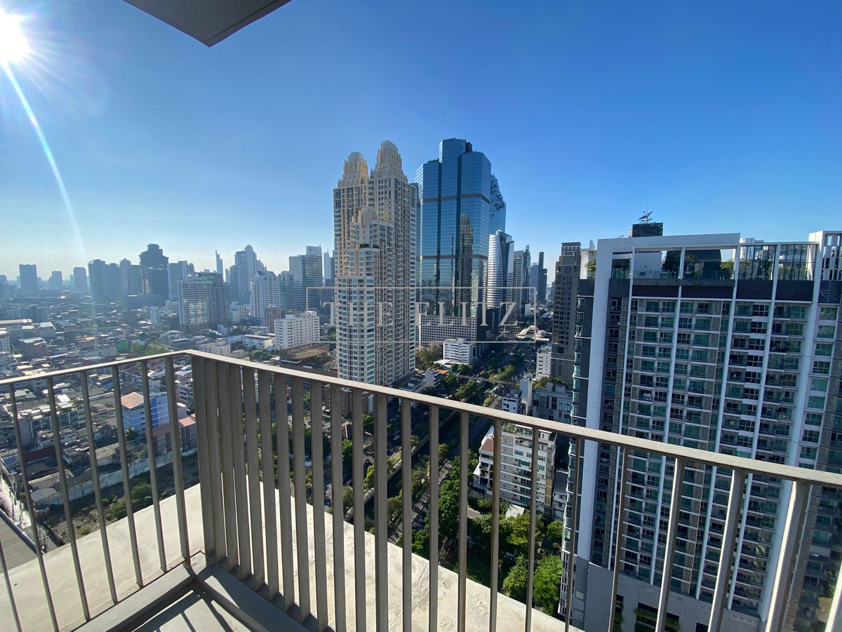 For RentCondoSathorn, Narathiwat : ✨ In a business and lifestyle location, Nara 9, rent at one complete price. Complete internet integration 🎉