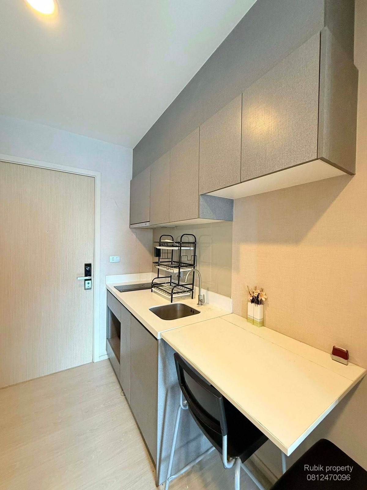 For RentCondoRama9, Petchburi, RCA : RB1452 For rent Rhythm Asoke 2 — beautiful room, partitioned, good view, near MRT Rama 9 / Phetchaburi.