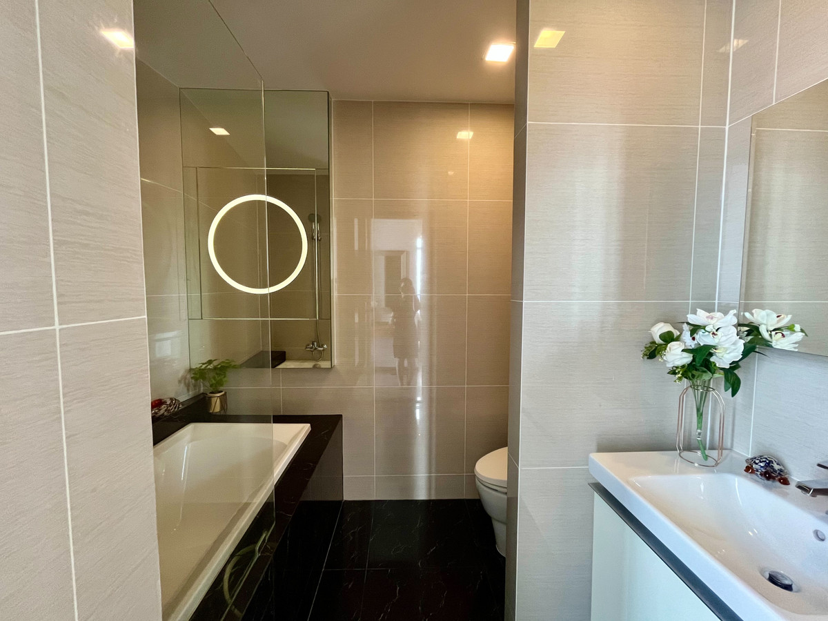 For RentCondoSukhumvit, Asoke, Thonglor : For rent!! Condo PARK ORIGIN PHROM PHONG (PARK 24) 44th floor (Super High Floor) area 69 sq m, 2 bedrooms, 2 bathrooms - with bathtub (BTS Phrom Phong) (Agents Welcome)
