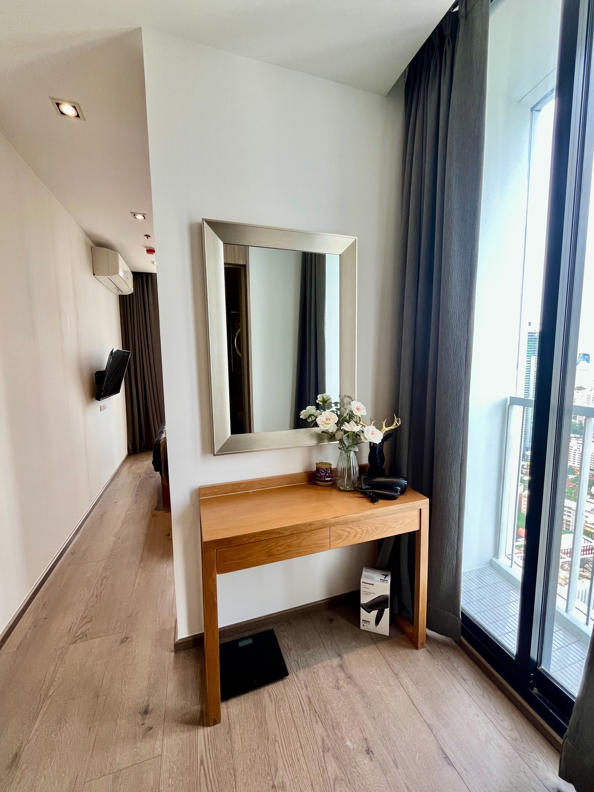 For RentCondoSukhumvit, Asoke, Thonglor : For rent!! Condo PARK ORIGIN PHROM PHONG (PARK 24) 44th floor (Super High Floor) area 69 sq m, 2 bedrooms, 2 bathrooms - with bathtub (BTS Phrom Phong) (Agents Welcome)