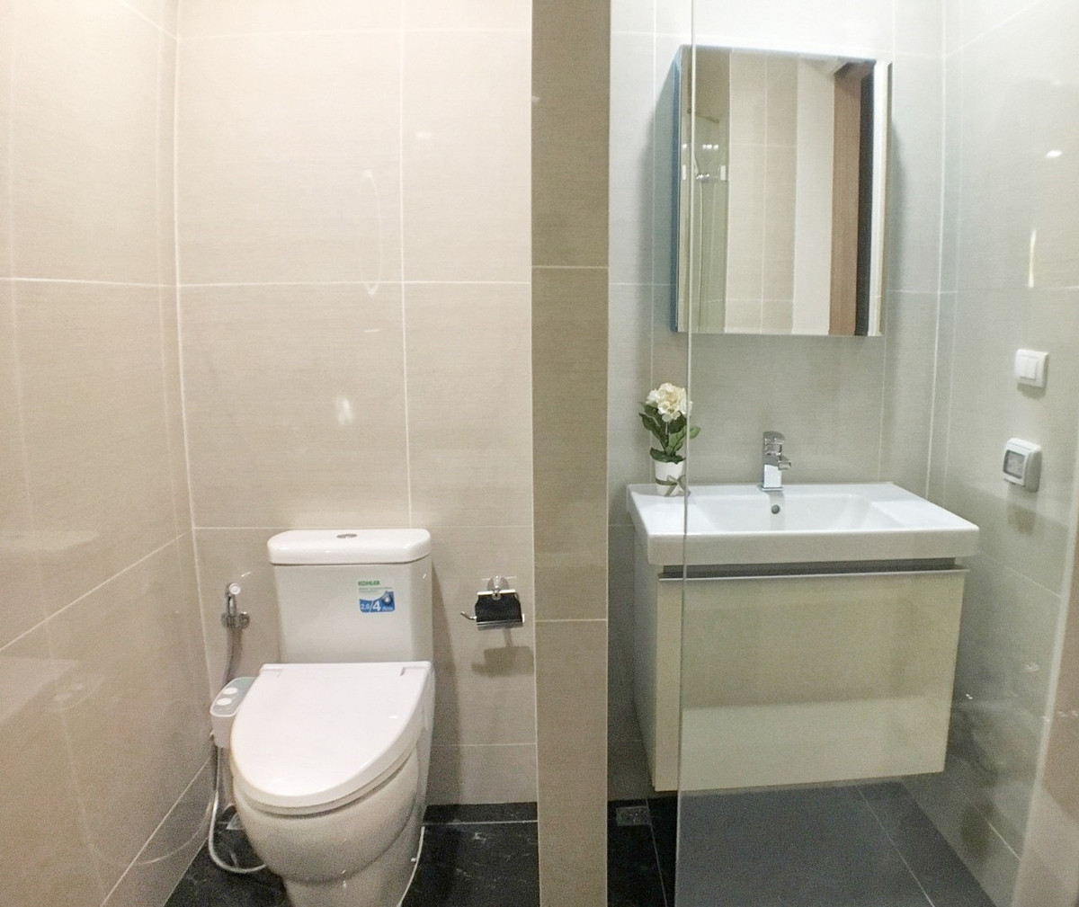 For RentCondoSukhumvit, Asoke, Thonglor : For rent!! Condo PARK ORIGIN PHROM PHONG (PARK 24) 44th floor (Super High Floor) area 69 sq m, 2 bedrooms, 2 bathrooms - with bathtub (BTS Phrom Phong) (Agents Welcome)