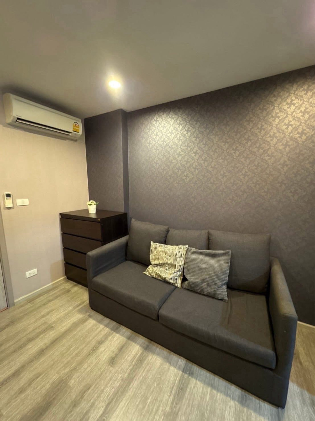 For RentCondoAri,Anusaowaree : ★ Centric Ari Station★ 31 sq m., 4th floor (1 bedroom, 1 bathroom), ★Near BTS Ari★Near La Villa, Big C Phahon Yothin, University of the Thai Chamber of Commerce★ Many amenities★ Fully furnished★