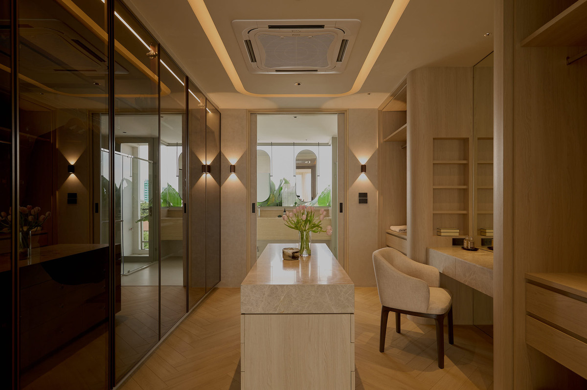 For SaleTownhomeSukhumvit, Asoke, Thonglor : 📢👇 5-storey townhome with a private lift, with the option to customize the space into either a swimming pool or a garden. You can design the interior layout and number of rooms according to your needs. Ideal for both home office use and residence