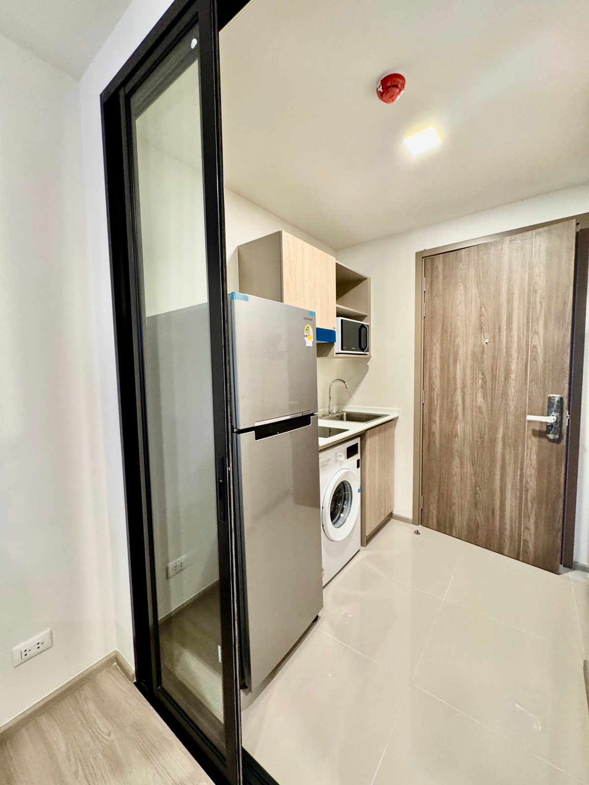 For RentCondoSamut Prakan,Samrong : For rent ✨ THE MUVE Sukhumvit 107 ✨ Fully furnished and equipped with appliances. New project, ready to move in, near BTS Bearing.