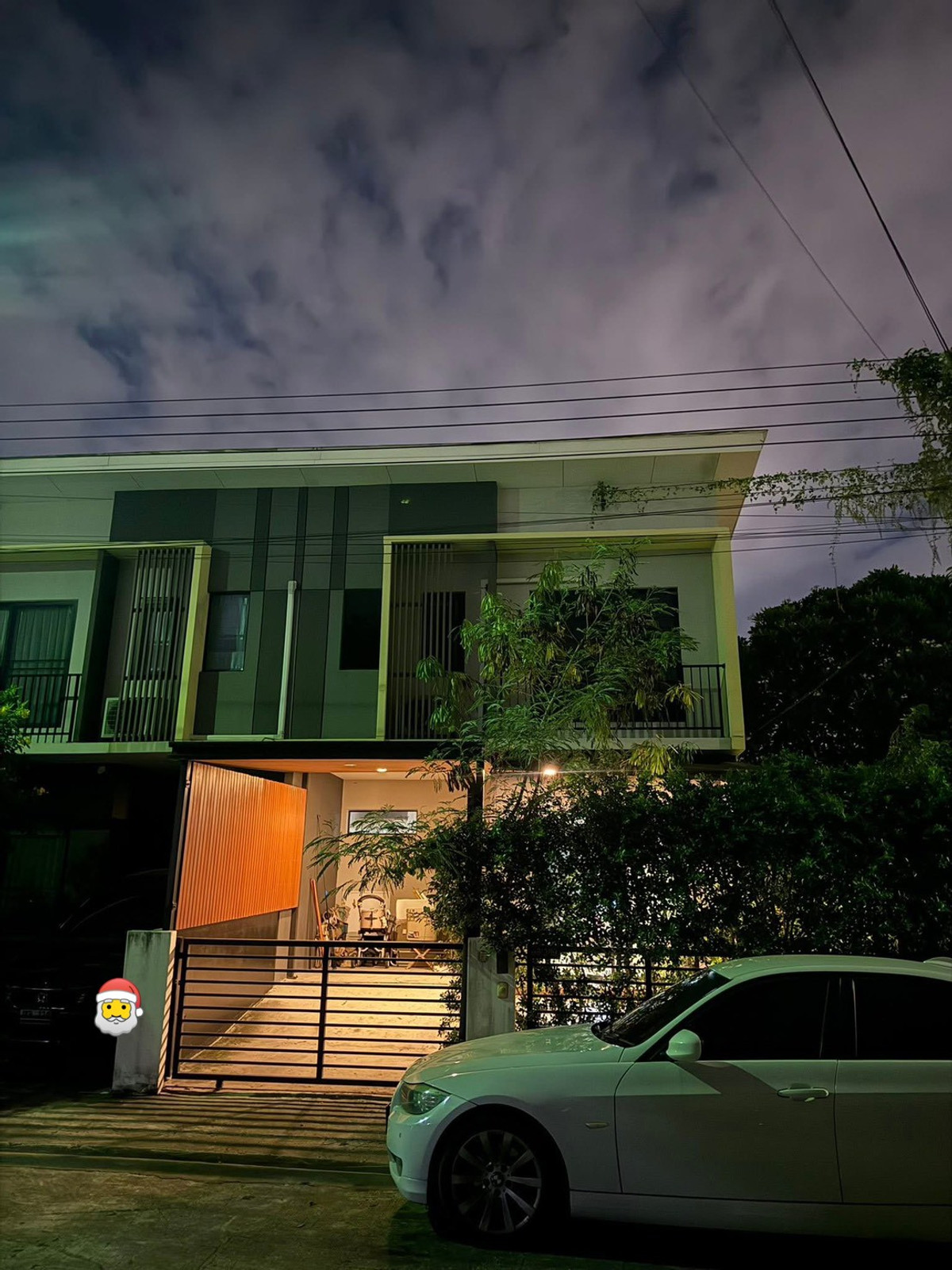 For RentTownhomeLadkrabang, Suwannaphum Airport : 🏡 2-story townhome for rent, The Connect Wongwaen On Nut 33, 3 bedrooms, 2 bathrooms, convenient, complete, near Mega Bangna 📅 Ready to move in immediately / move in at the end of this month, corner house for rent 23,000 baht/month.