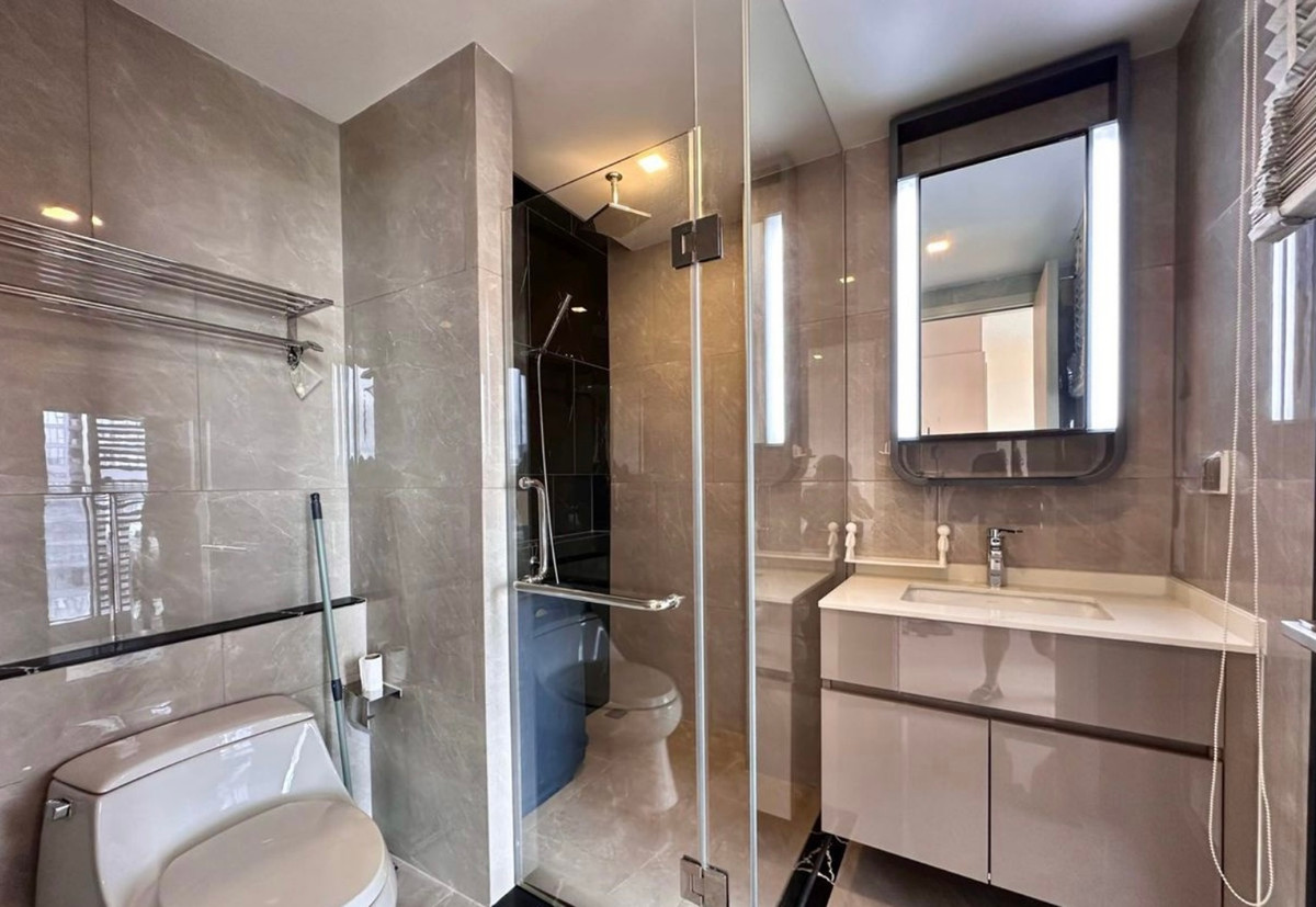 For SaleCondoRama9, Petchburi, RCA : For sale: One Nine Five Asoke - Rama 9, beautiful, fully furnished, high floor, near MRT Rama 9. If interested, contact Line @841qqlnr