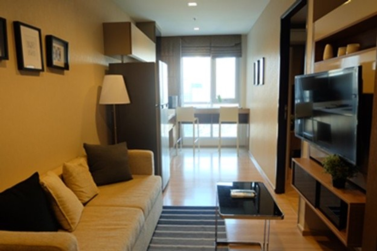 ให้เช่าคอนโดสาทร นราธิวาส : ให้เช่า 📍 Rhythm Sathorn 📍 เฟอร์นิเจอร์ และ เครื่องใช้ไฟฟ้าครบ ใกล้ BTS สุรศักดิ์