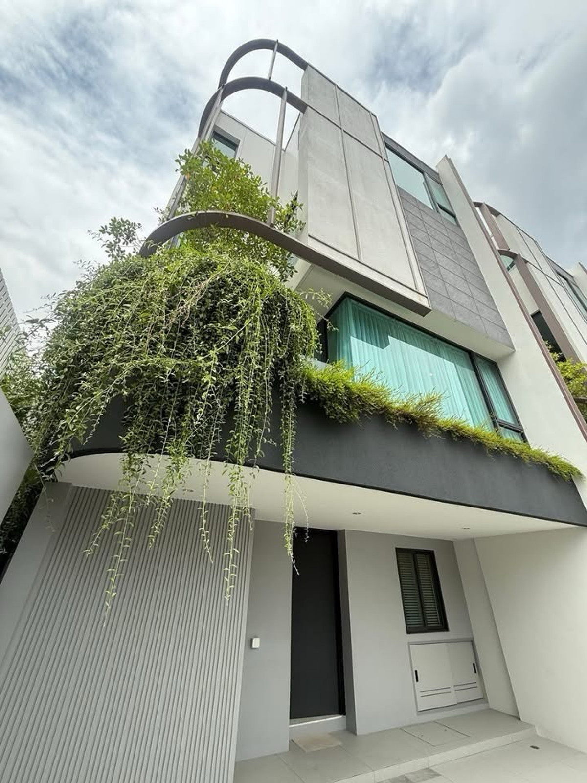 ขายบ้านอารีย์ อนุสาวรีย์ : บ้านเดี่ยว Scape อารีย์ เริ่ม 26.5 ล้าน