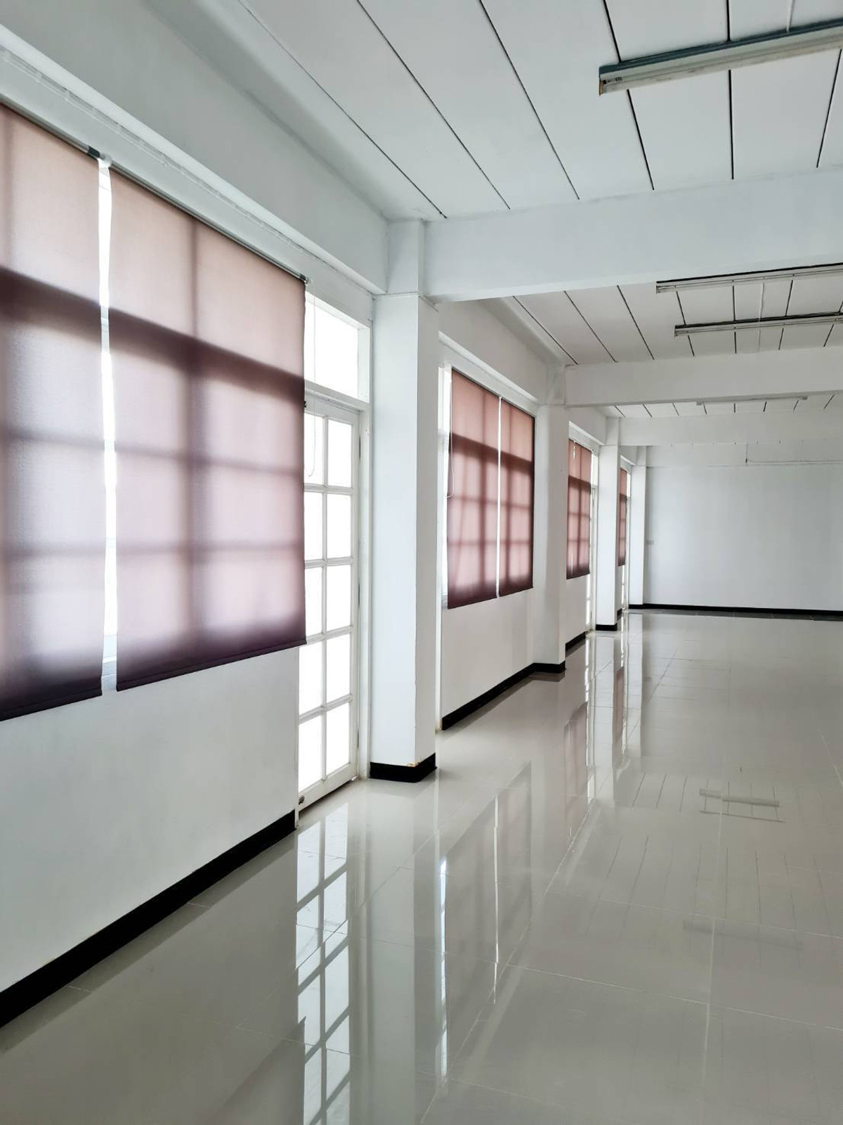 ให้เช่าสำนักงานอ่อนนุช อุดมสุข : 📢👇 อาคารสำนักงาน 4.5 ชั้น ทำเลเด่น เดินทางสะดวก เข้า-ออกได้หลายเส้นทาง ใกล้ทางด่วนและ BTS ปุณณวิถีเหมาะสำหรับทำออฟฟิศหลัก  คลินิก สตูดิโอ หรือโคเวิร์กกิ้งสเปซ