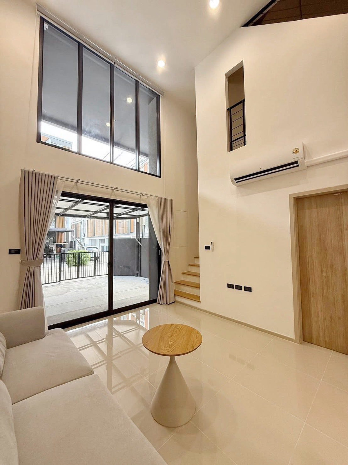 For RentTownhomePattanakan, Srinakarin : Townhouse for rent 📍 Shizen Phatthanakan 32 📍 3 bedrooms, 4 bathrooms, fully furnished and equipped with appliances