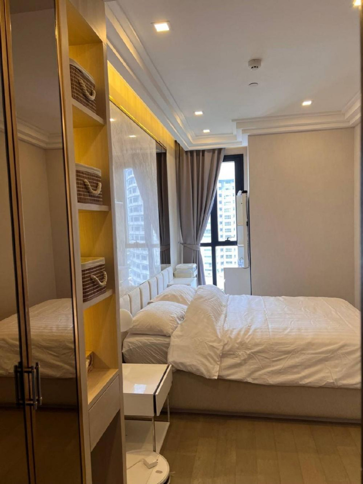 For RentCondoSukhumvit, Asoke, Thonglor : For rent Ashton Asoke luxury condo modern luxury decoration, good price, beautiful room.
