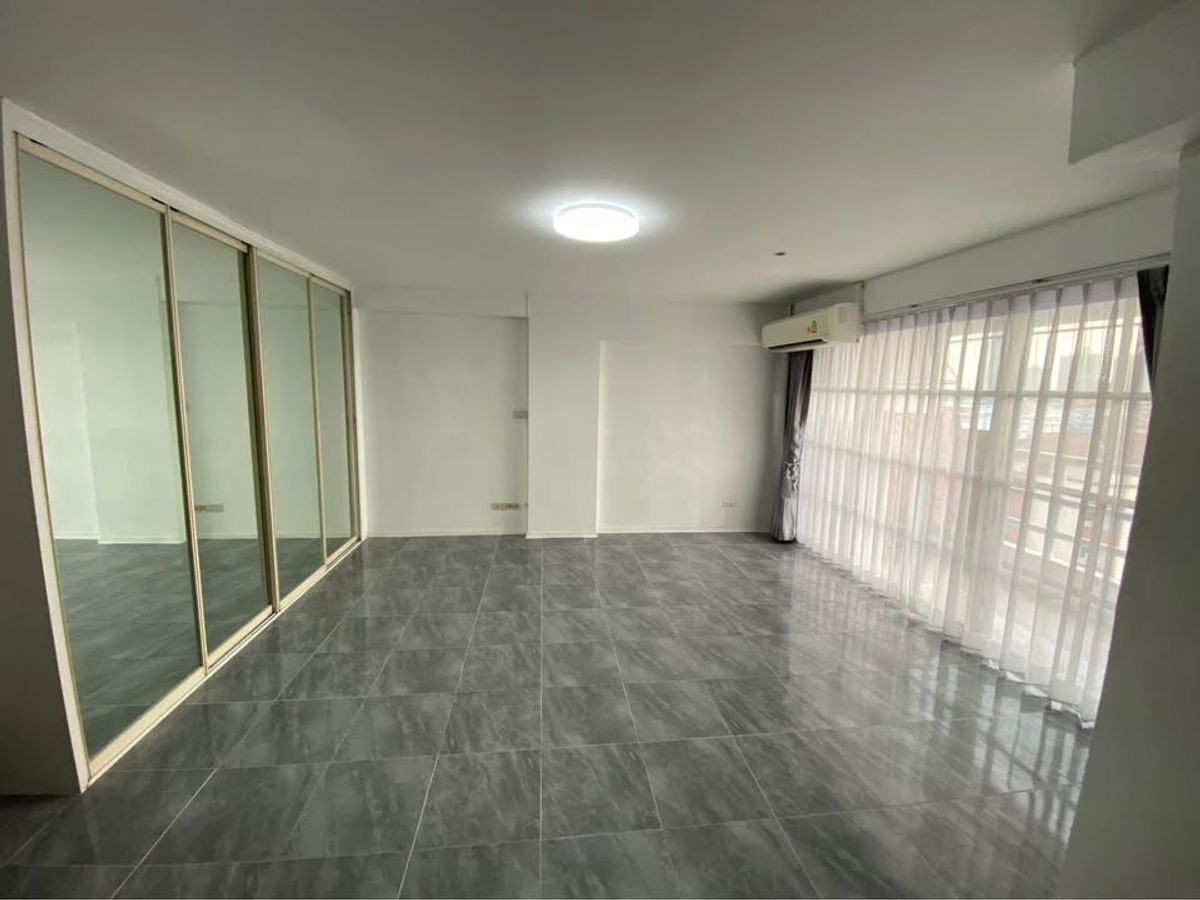 ขายคอนโดลาดพร้าว101 แฮปปี้แลนด์ : ขายคอนโด Living Place ลาดพร้าว 138 ทำเลใกล้รถไฟฟ้าสายสีเหลือง สถานีบางกะปิ (S5136)