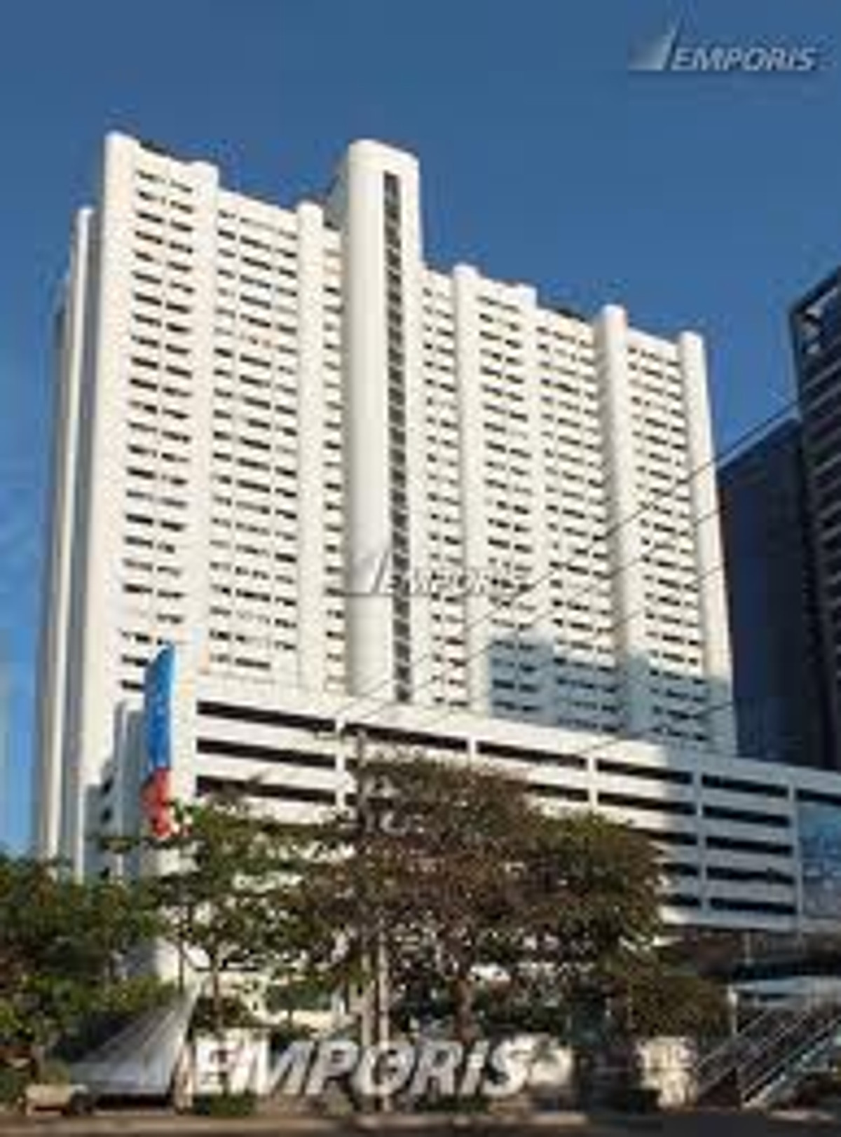 ให้เช่าสำนักงานสีลม ศาลาแดง บางรัก : ที่จอดรถในอาคารจอดรถ ITF SILOM PALACE จอดได้ตลอด 24 ชั่วโมง ค่าจอดถูกสุดแถวนี้ เพียง 2,450 บาท ต่อเดือน